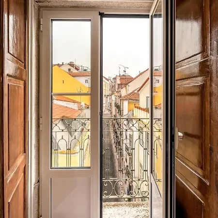 Sunny In Bica * Lisboa